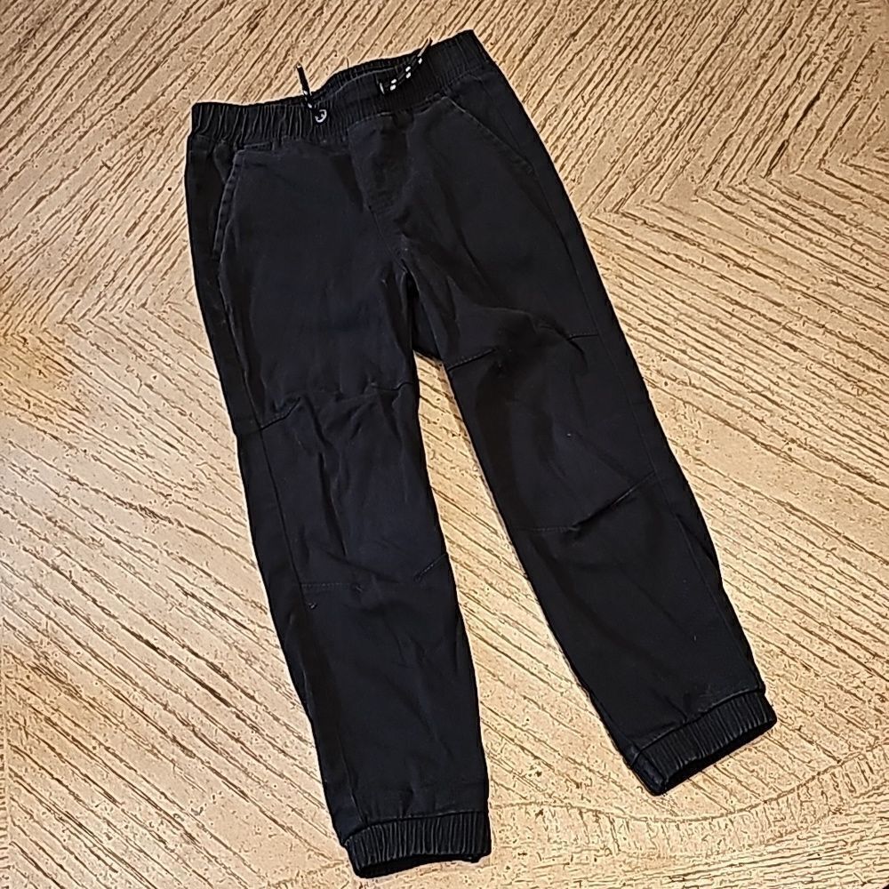 Boys black cargo jegging size 5/6